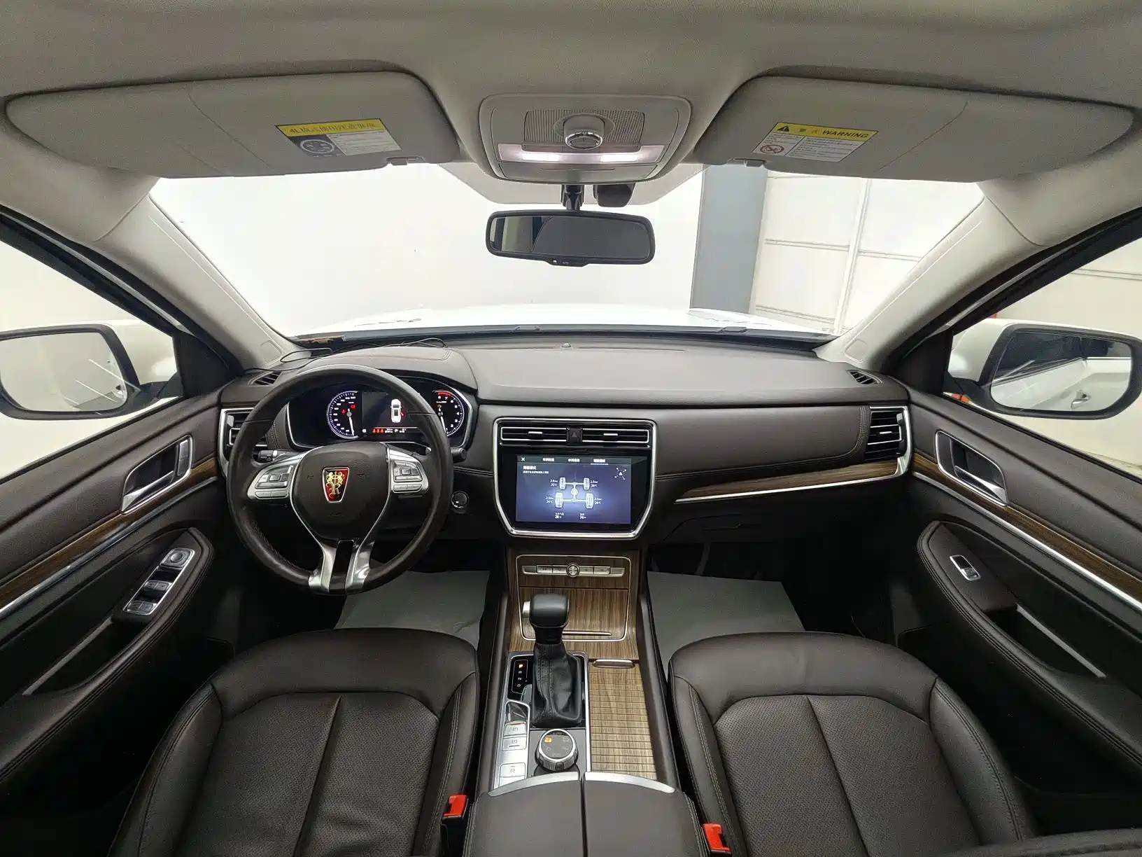 Фото 27 - Roewe RX8