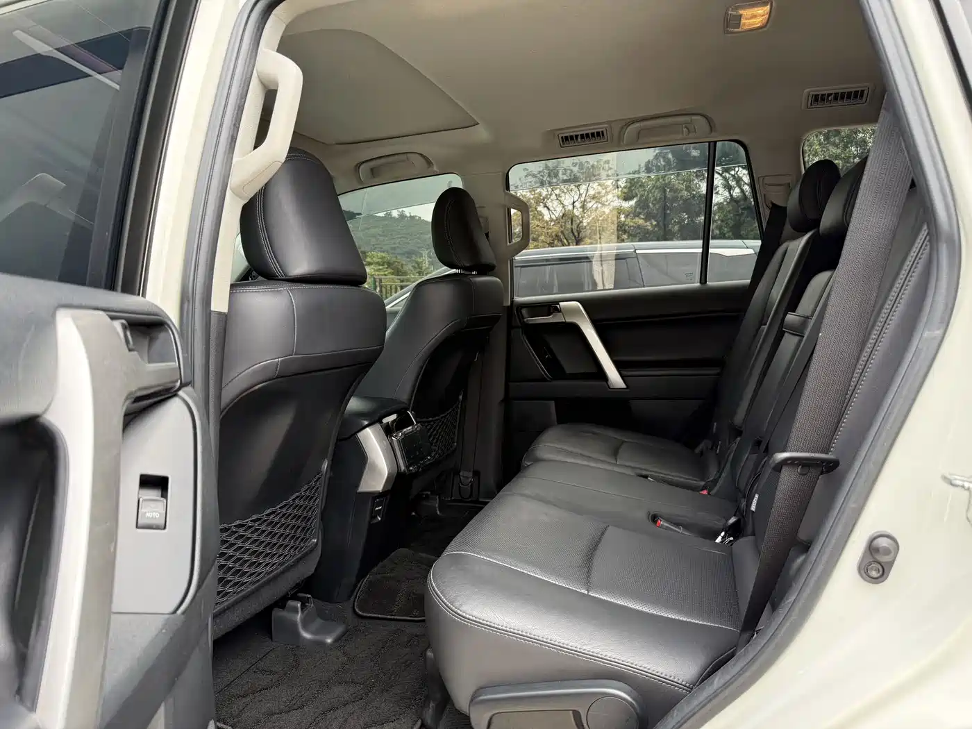 Toyota Prado 2018 3.5L Automatic TX-L Rear-mounted Spare Tire фото 10