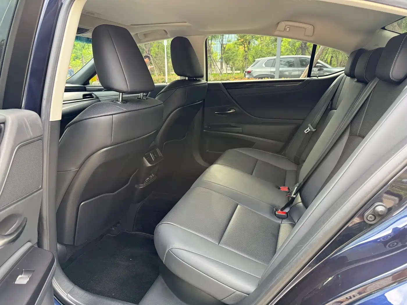 Lexus ES 2020 Model 300h Excellence Edition фото 12