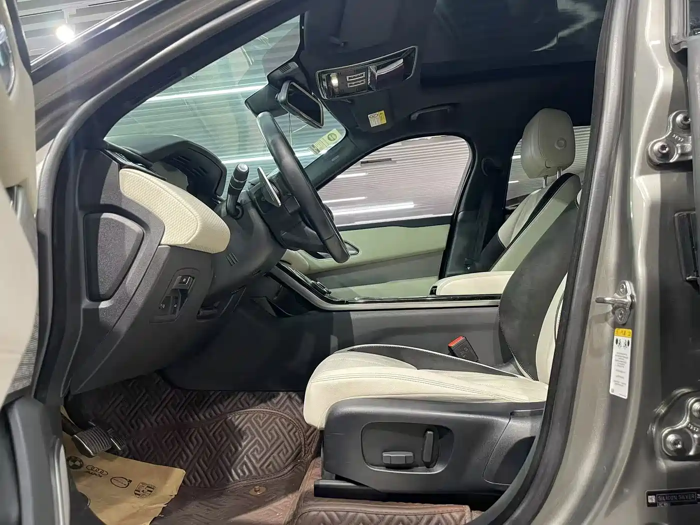 Land Rover Range Rover Velar 2018 2017 P380 R-DYNAMIC SE