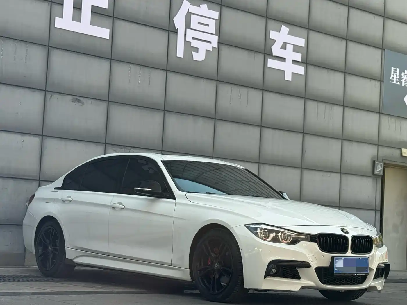 BMW 3 Series 2019 320Li M Sport Black Night Edition фото 3