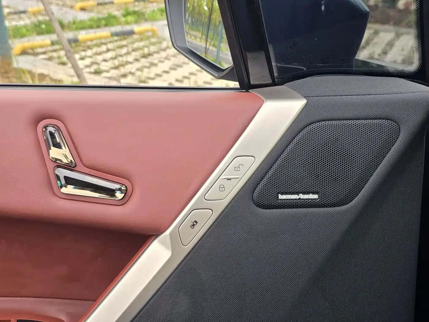 BMW iX 2022 xDrive50 фото 22