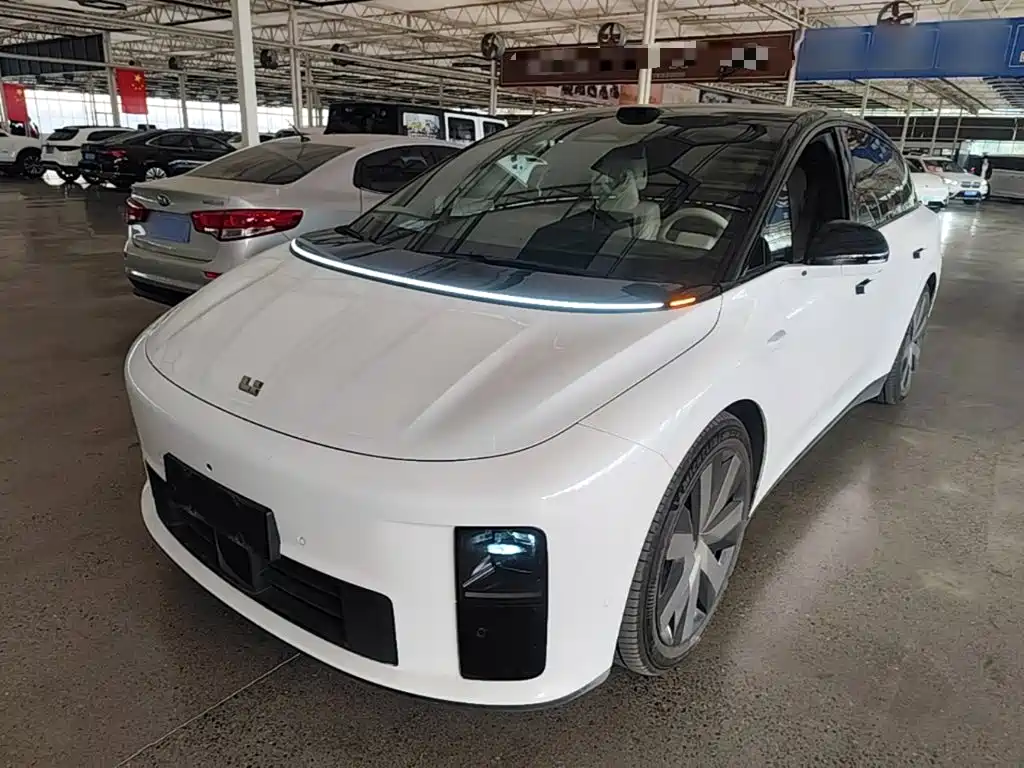 Li Auto i6 2025 2025 4WD Base Model