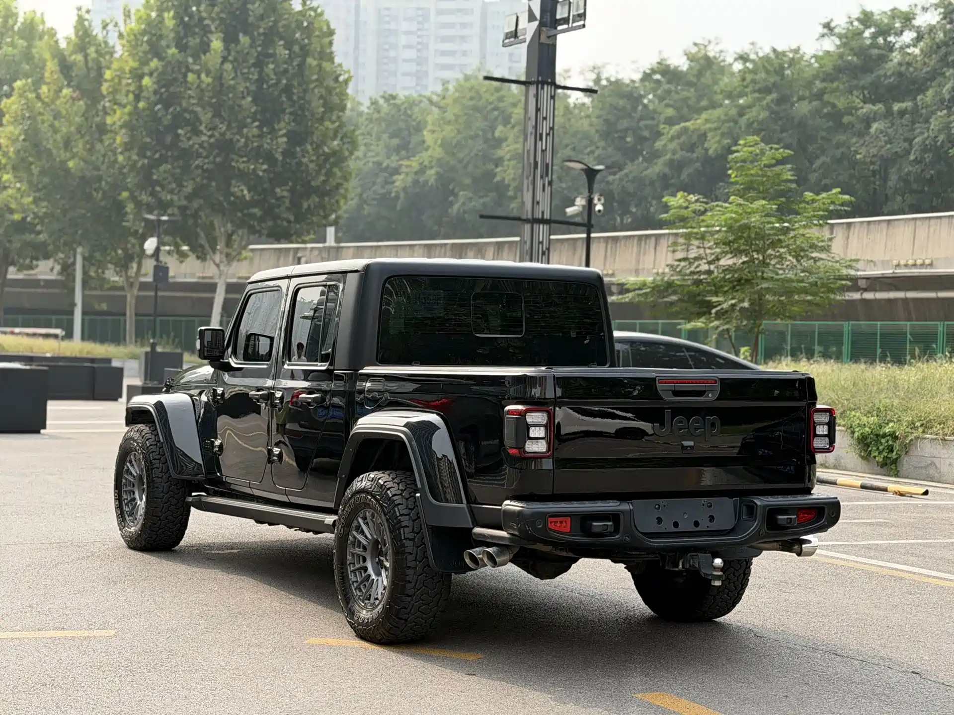 Фото 13 - Jeep Gladiator