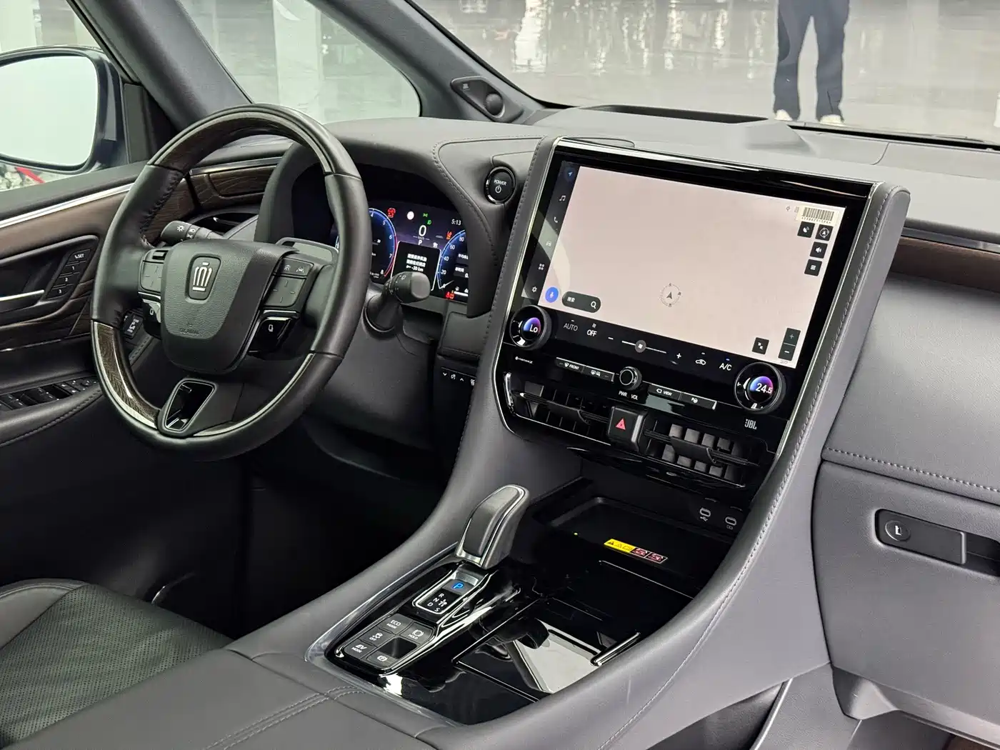 Toyota Vellfire 2026 2024 Crown Hybrid 2.5L Executive Premium Edition