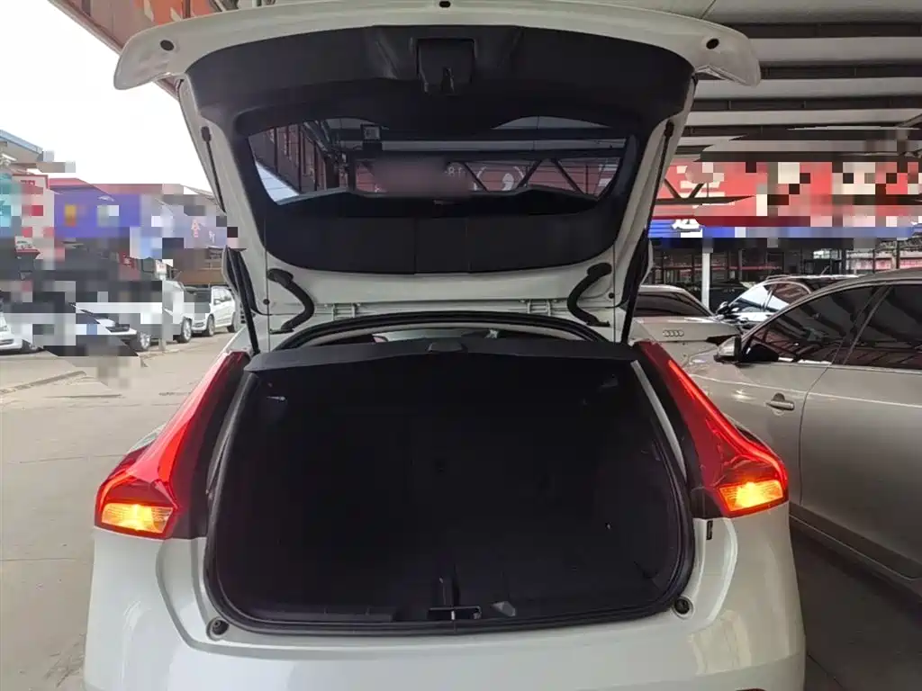 Volvo V40 2019 2019 T3 Momentum