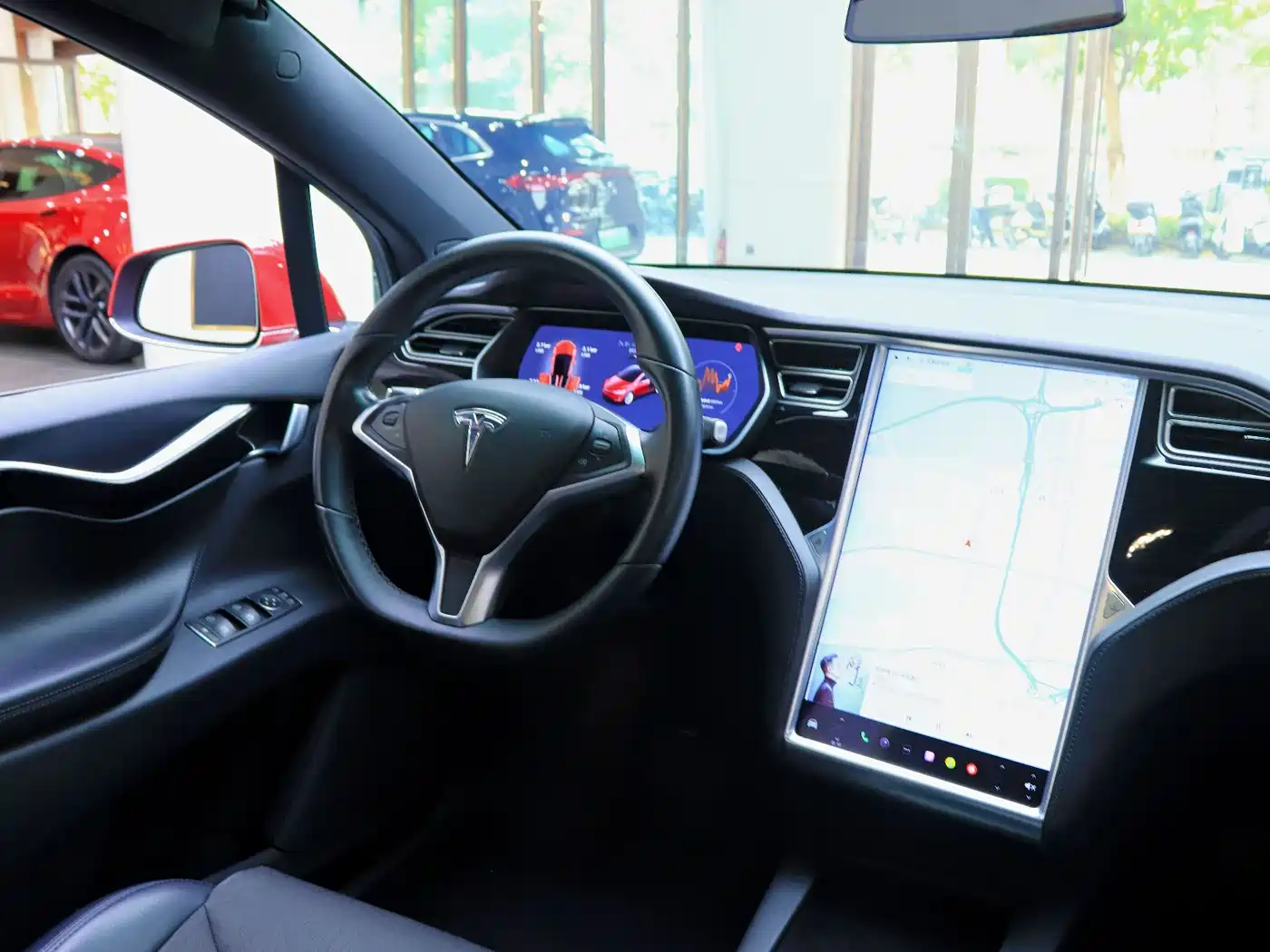 TESLA MODEL X