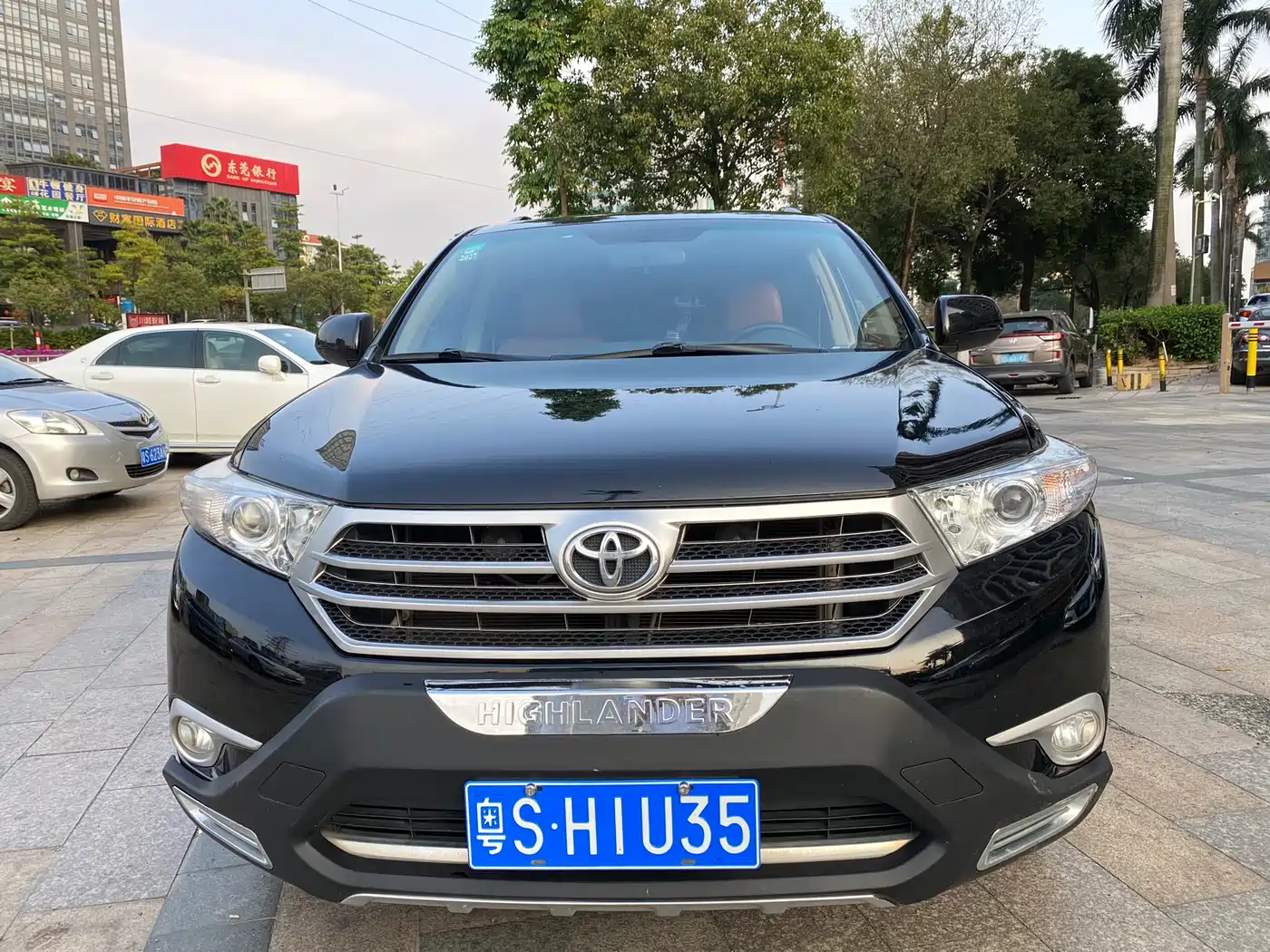 Toyota Highlander 2012 2.7L 2WD 5-seater Sport Edition фото 2