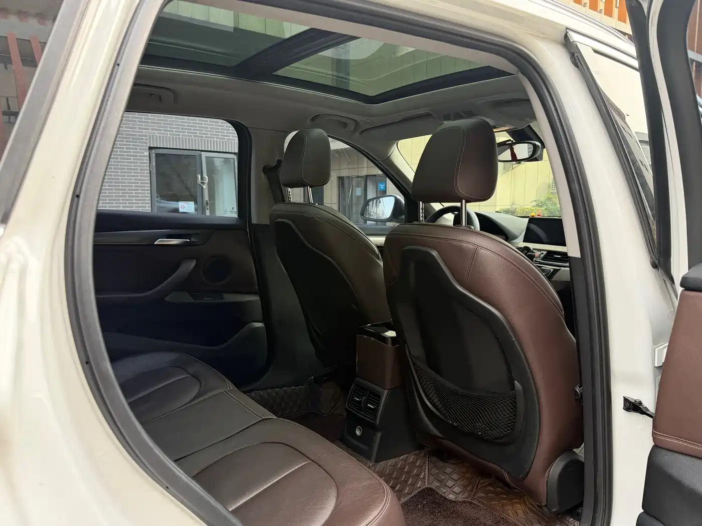 BMW X1 2018 sDrive18Li Premium Model фото 10