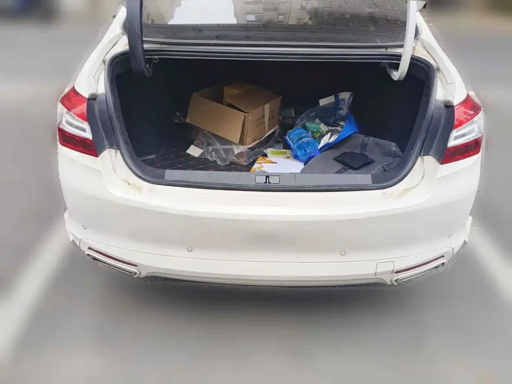 Photo 5 - Peugeot 408
