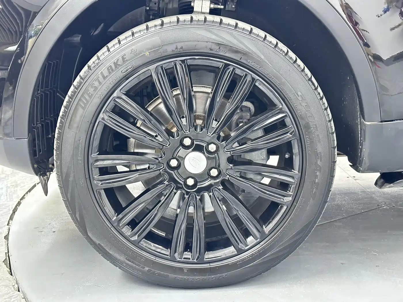Land Rover Discovery 2017 3.0 SC V6 SE фото 23