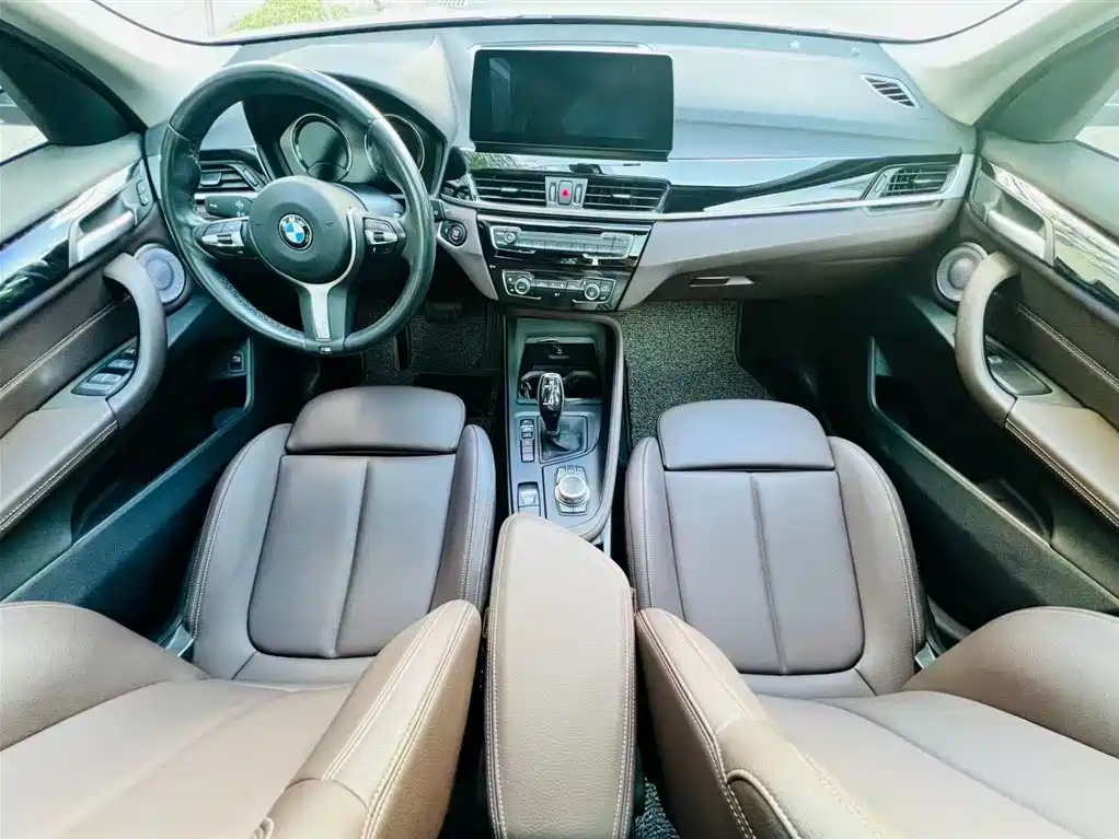 BMW X1 2021 sDrive25Li Leading фото 14