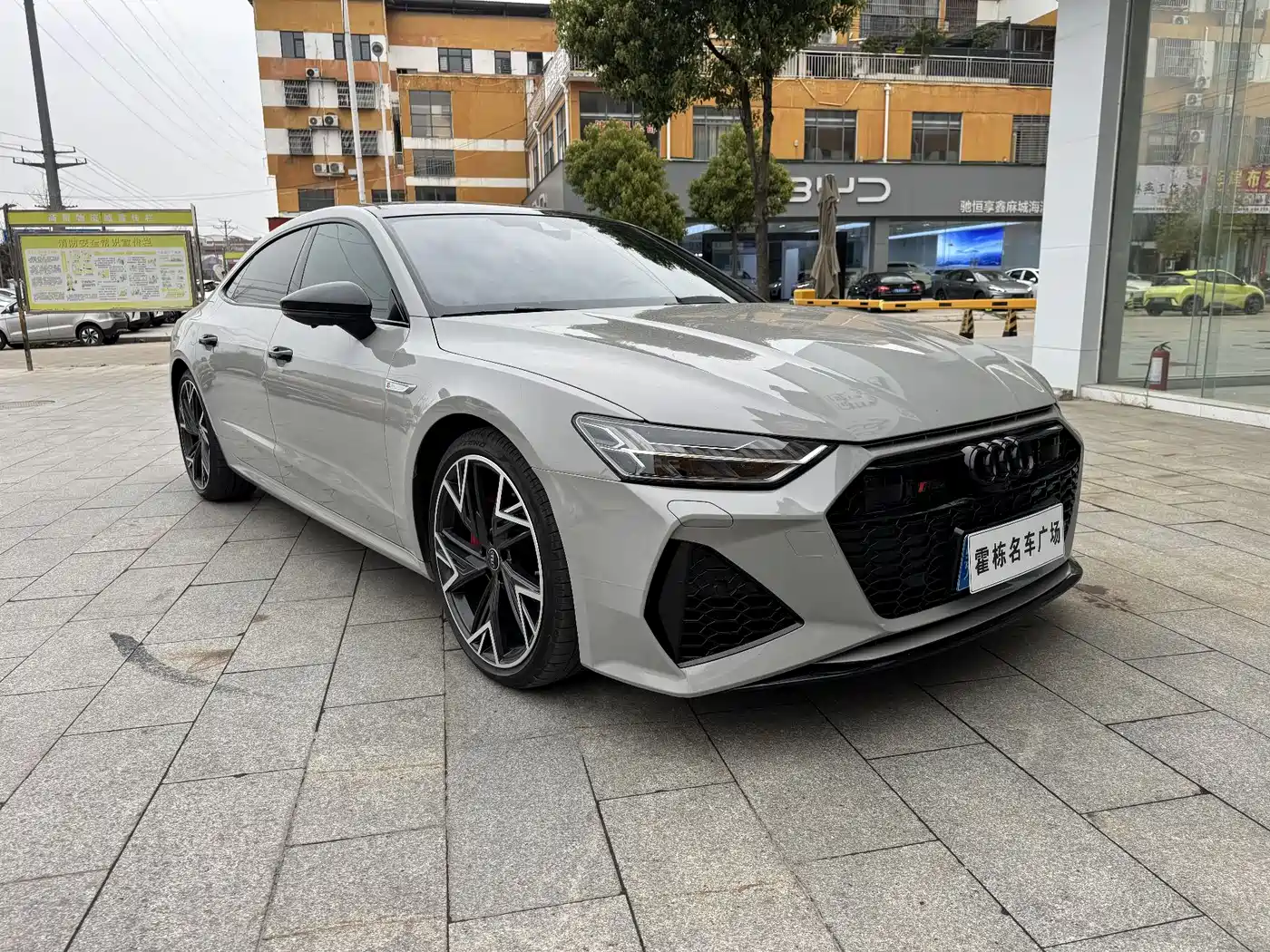 Audi A7L 2024 45 TFSI quattro S-line Black Warrior Edition фото 3