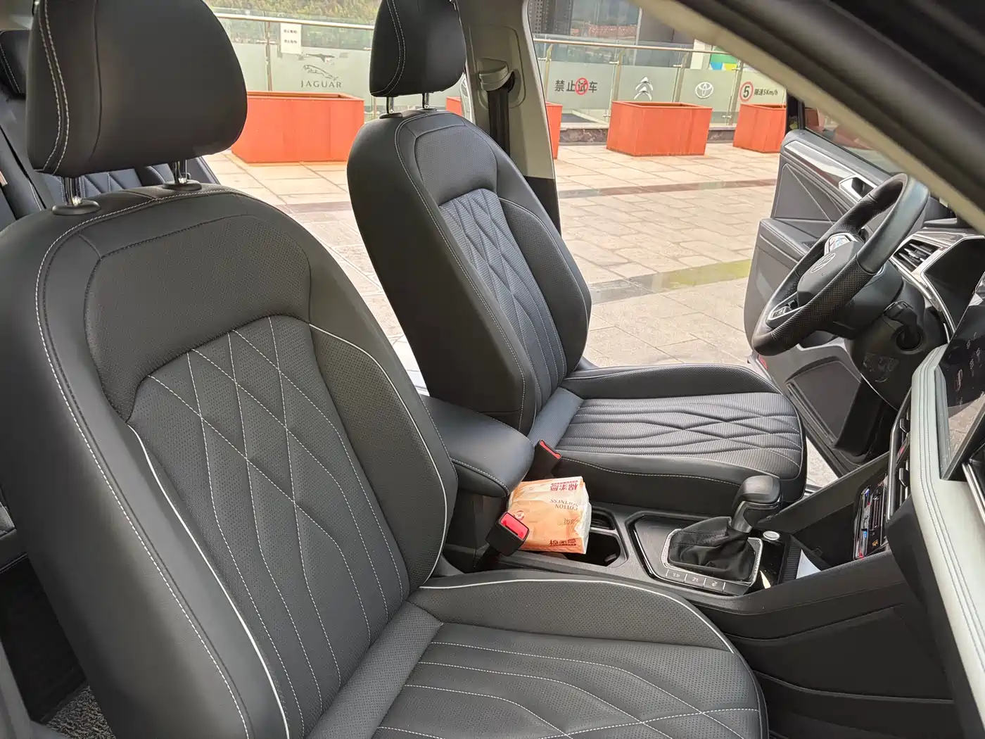 Volkswagen Tiguan L 2022 330TSI Auto 2WD R-Line Premium Edition фото 13