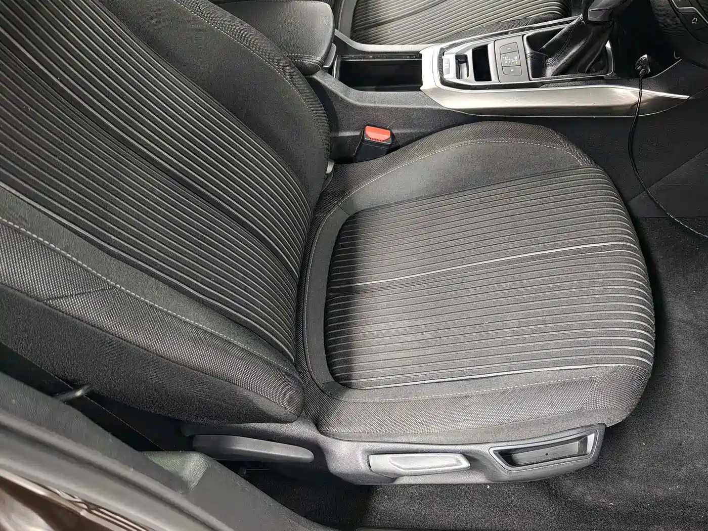 Peugeot 408 2014 1.8L Automatic Luxury Edition фото 10