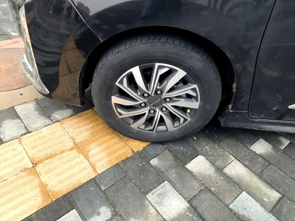 Maxus G20 2022 2021 Facelift PLUS 2.0T Gasoline Automatic Luxury