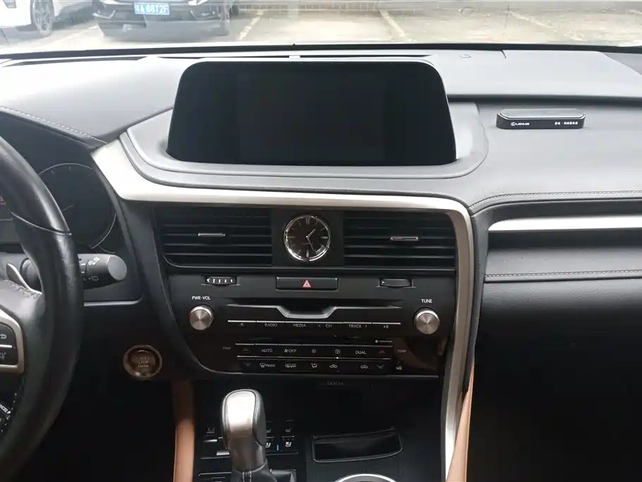 Lexus RX 2020 Facelift 300 AWD Elegance Edition фото 13