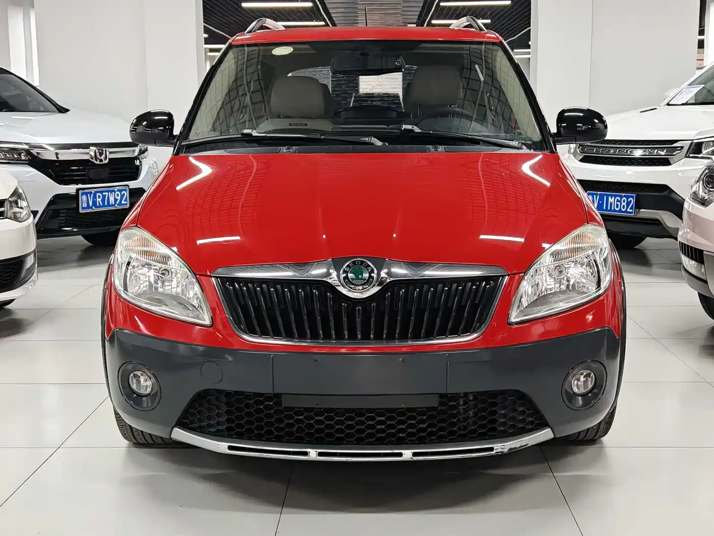 Škoda Fabia 2012 1.6L Scout фото 2