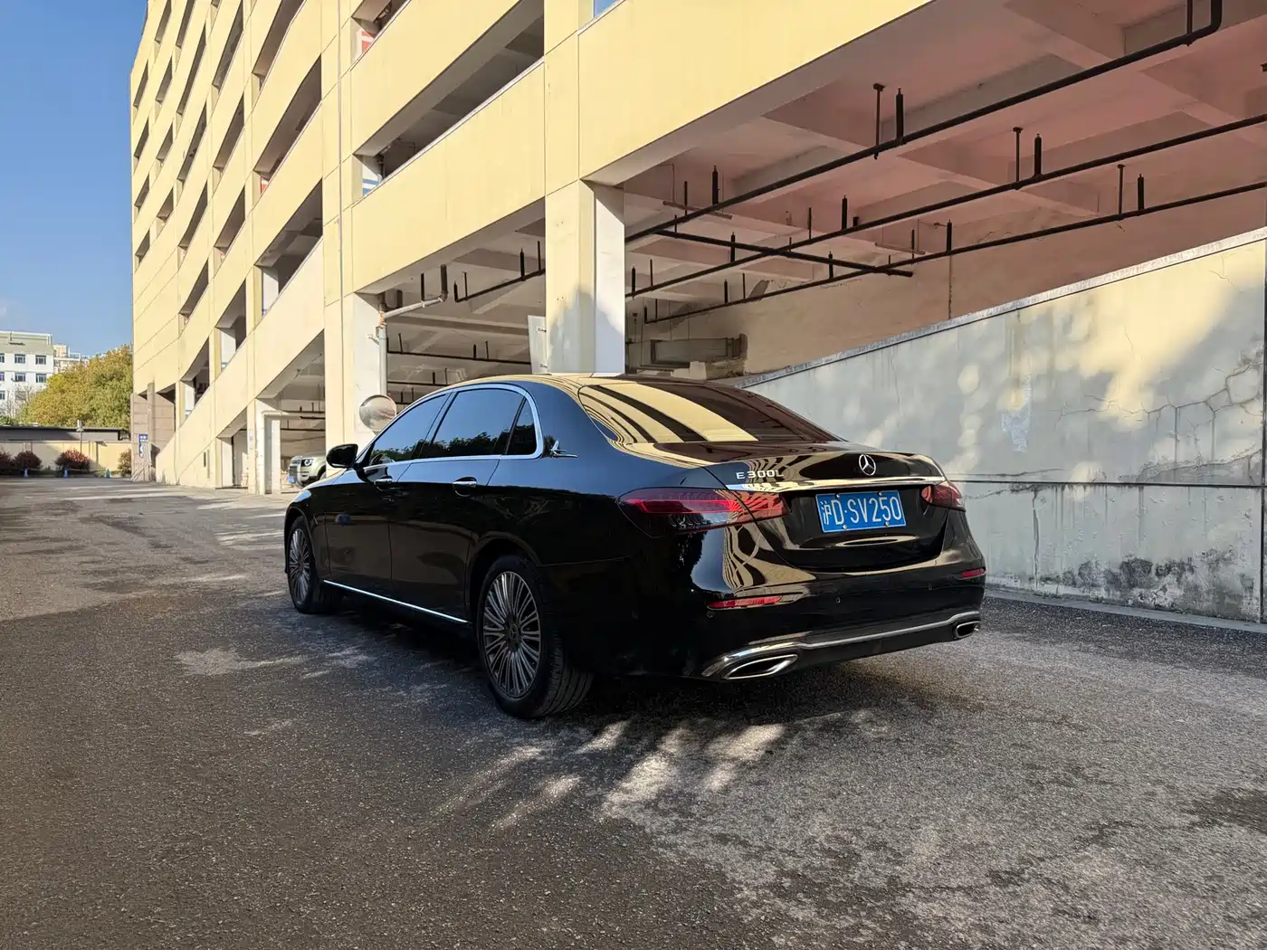 Mercedes-Benz E-Class 2023 E 300 L Luxury фото 11
