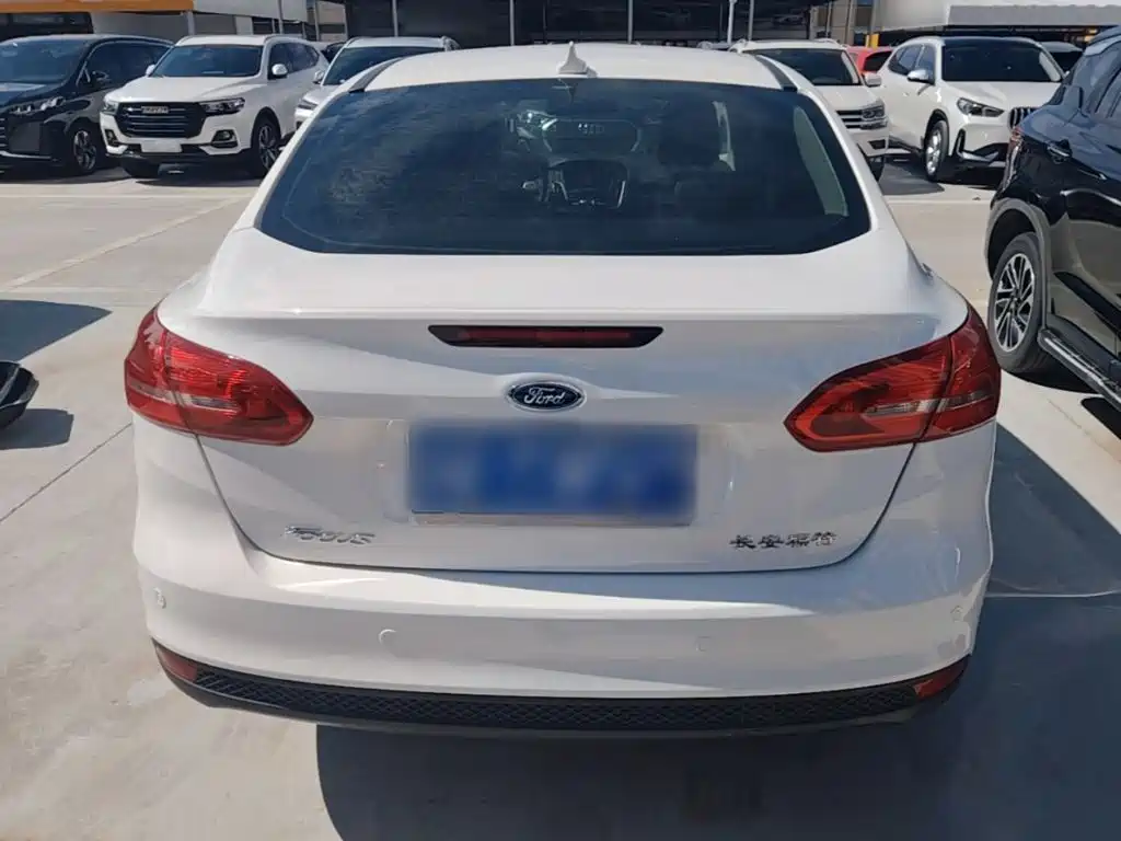 Фото 6 - Ford Focus