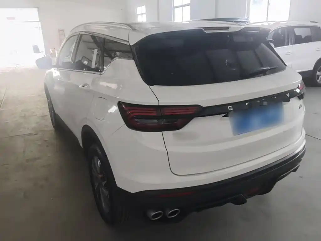 Фото 5 - Geely Coolray