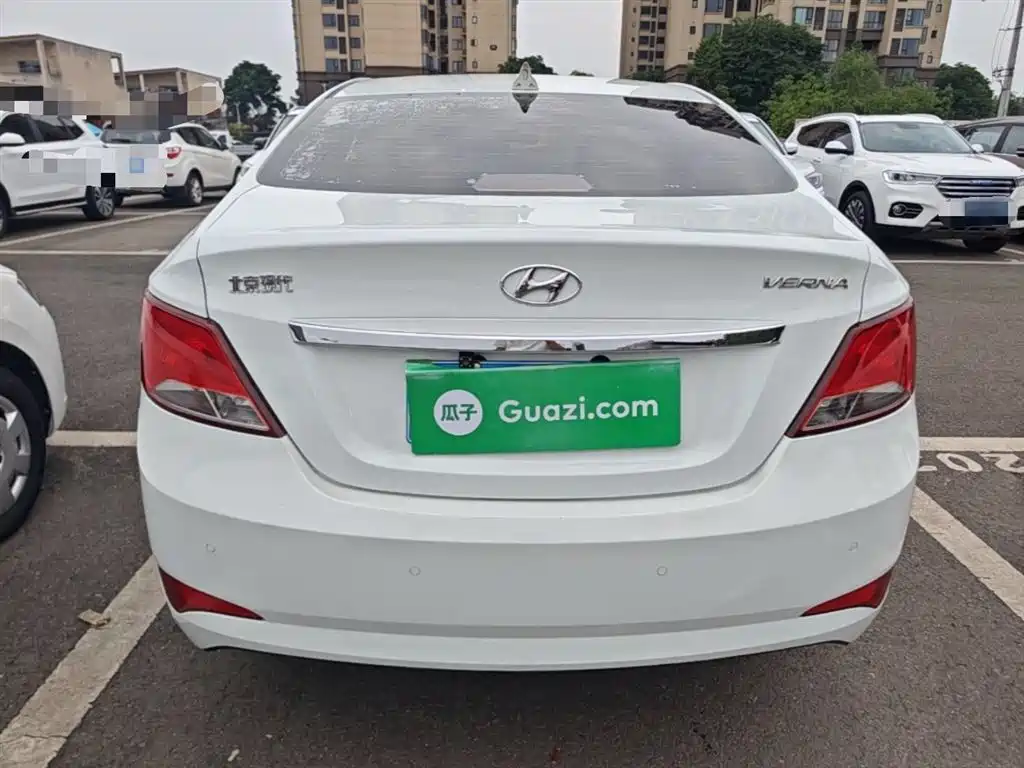 Hyundai Verna 2014 1.4L Automatic Leading GLX фото 6
