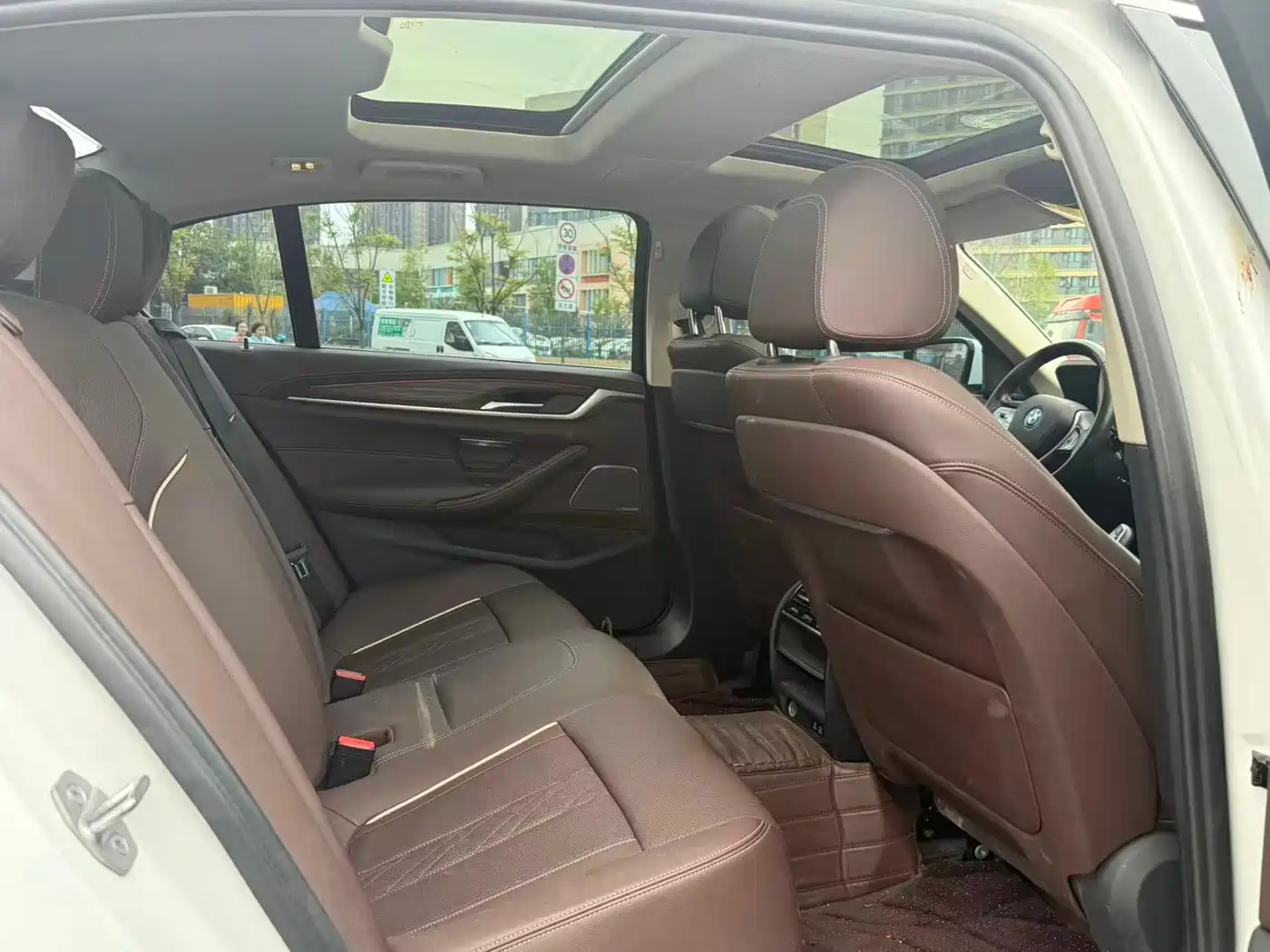 BMW 5 Series 2022 530Li Leading Luxury Package фото 10