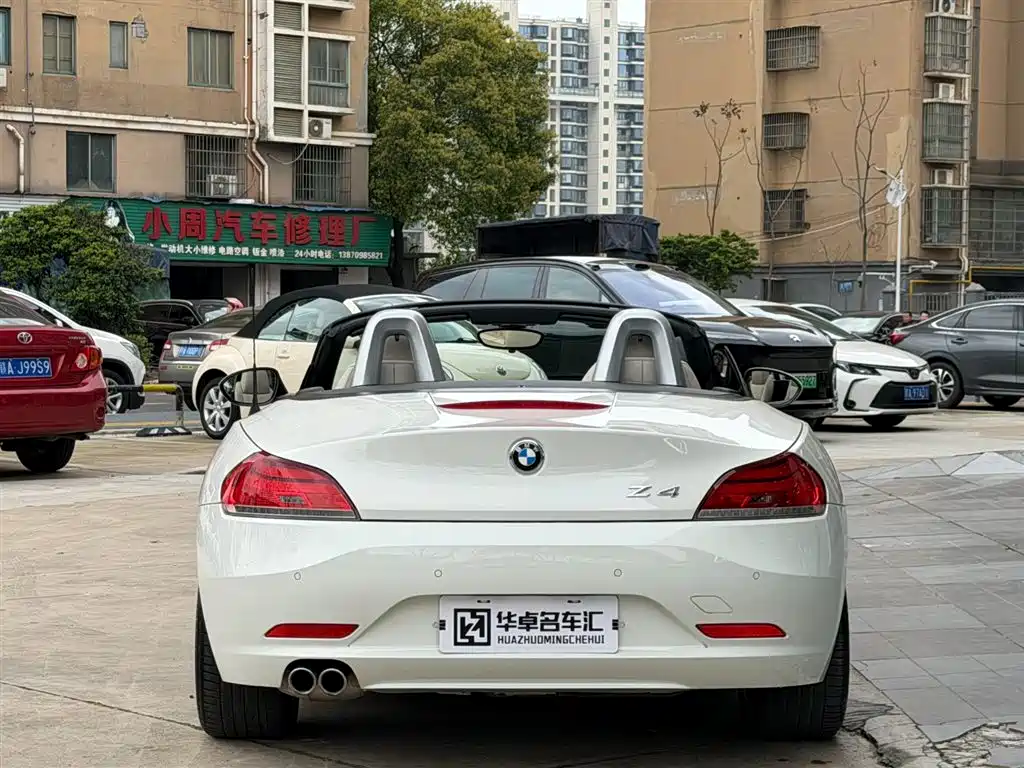 BMW Z4 2010 sDrive30i Leading Model фото 5