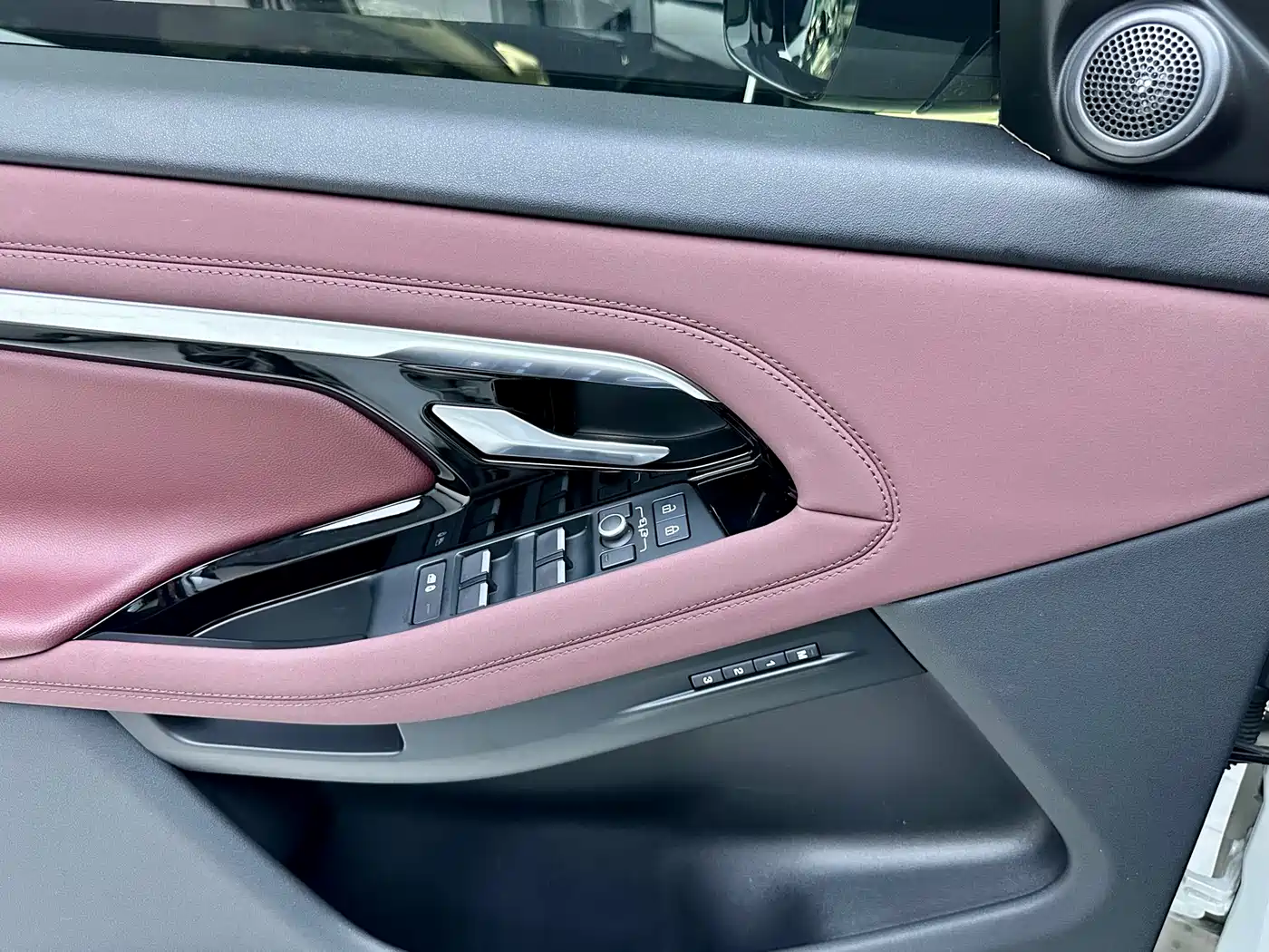 LAND ROVER RANGE ROVER AURORA NEW ENERGY