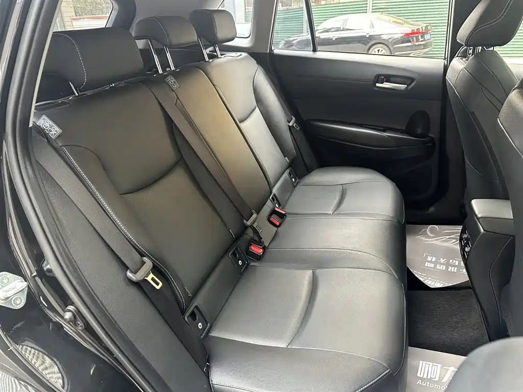 Toyota Frontlander 2023 2.0L CVT Luxury Edition фото 13