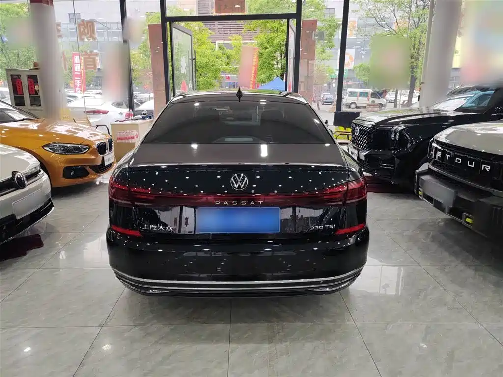 Volkswagen Passat 2023 Facelift 330TSI Luxury Edition фото 11