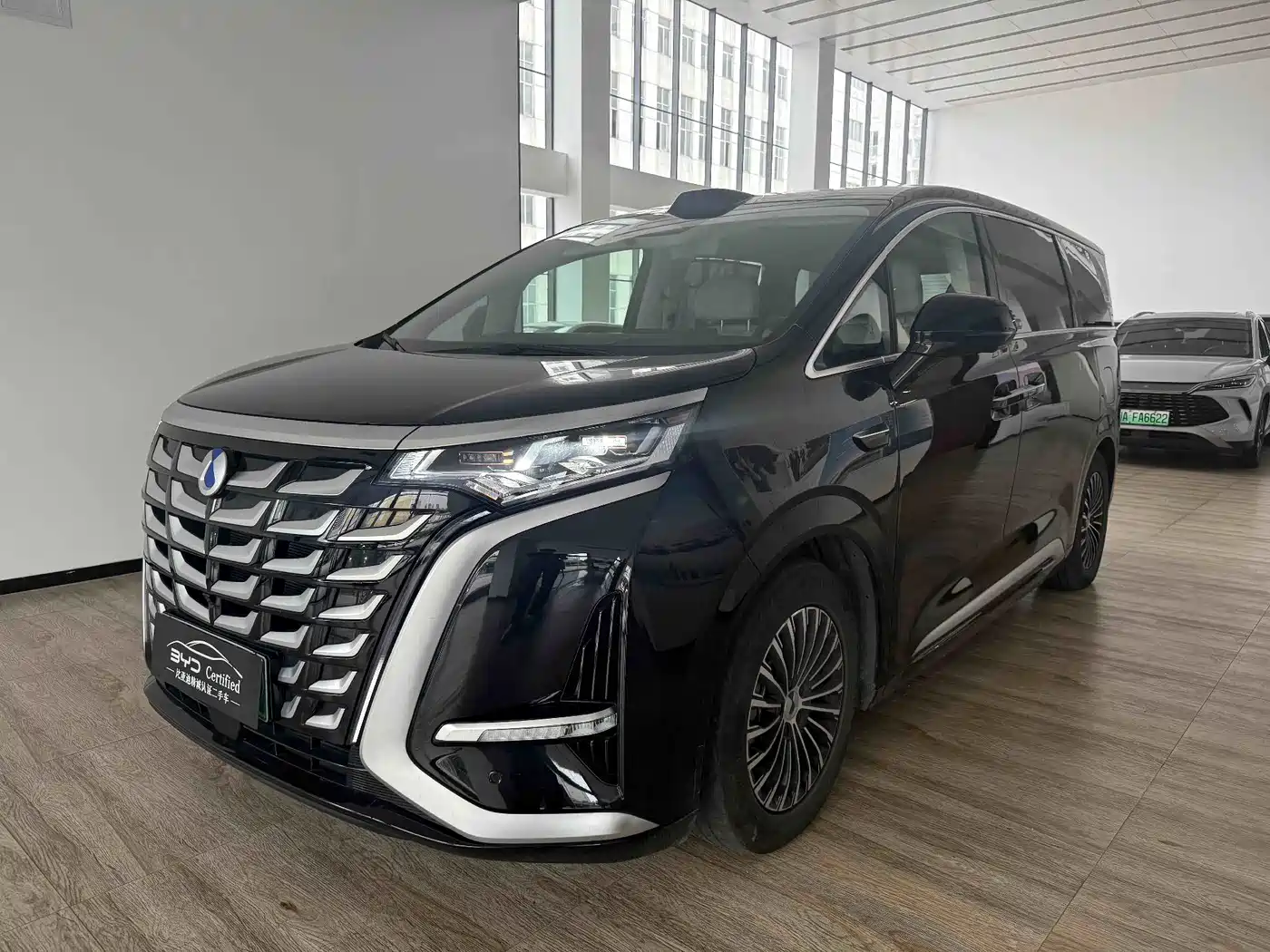 Denza D9 2025 2025 Model DM-i Smart Drive Edition 1020 AWD Flagship