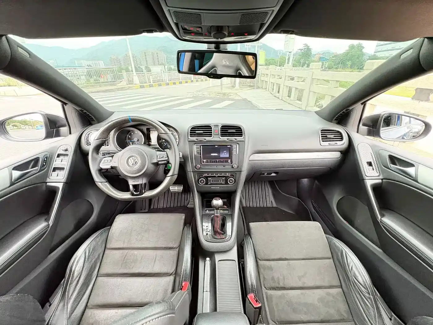 Volkswagen Golf (Import) 2011 2.0TSI R фото 8