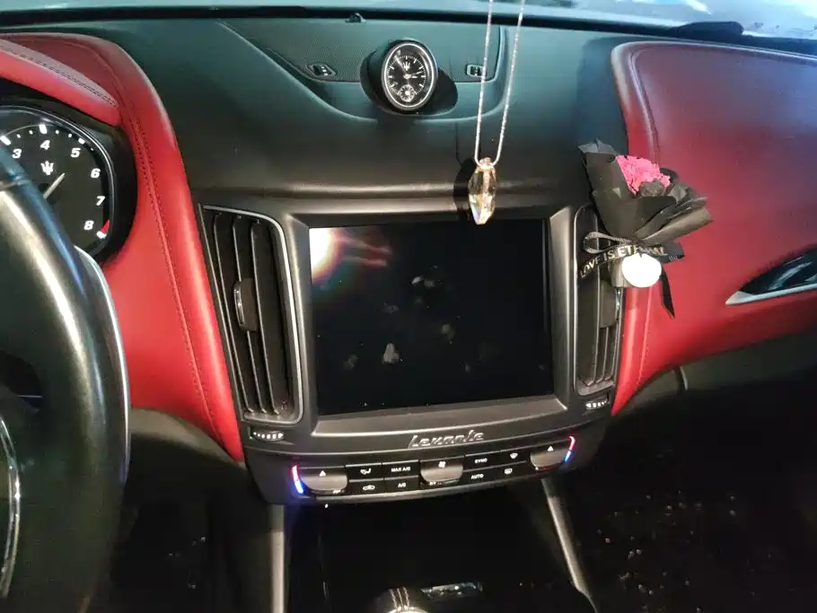 Photo 13 - Maserati Levante