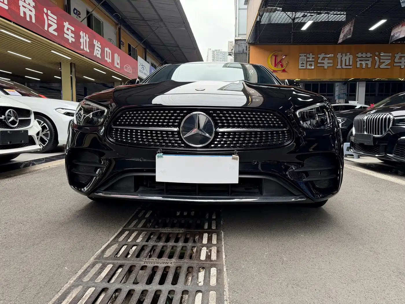 Фото 3 - Mercedes-Benz E-Class