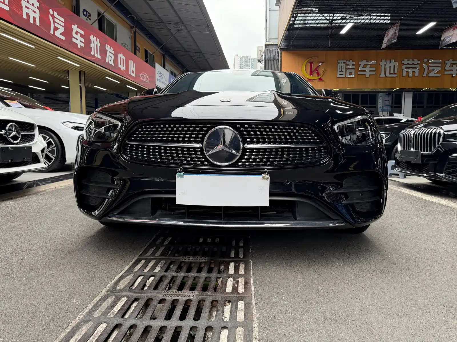 Photo 3 - Mercedes-Benz E-Class