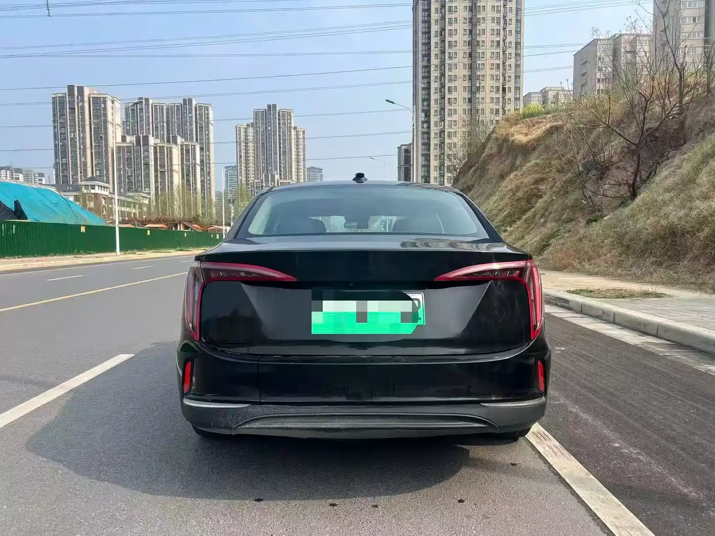 Hongqi HONGQI E QM5