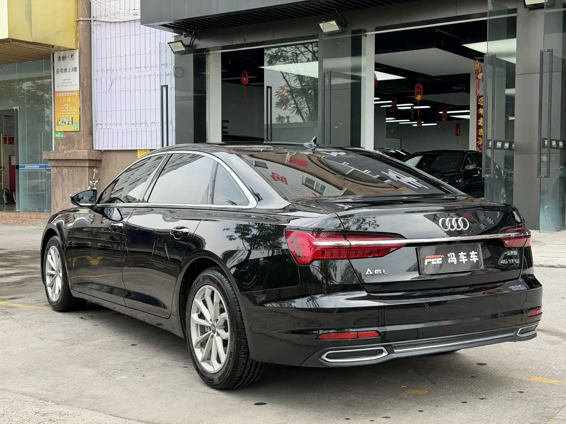 Фото 11 - Audi A6L
