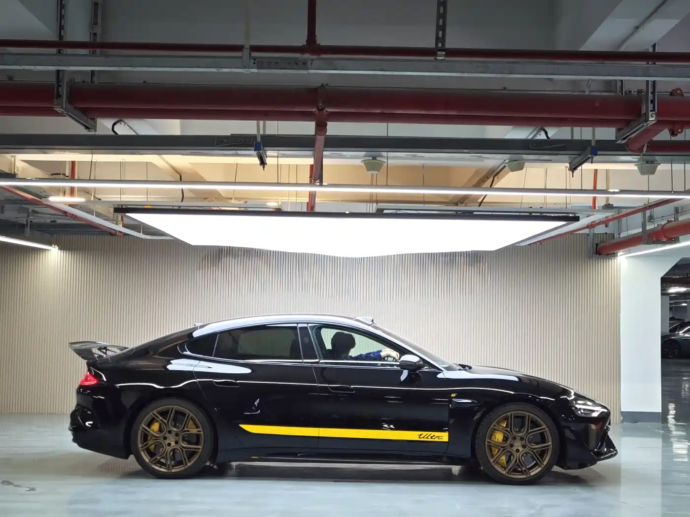 XIAOMI CAR XIAOMI SU7 ULTRA