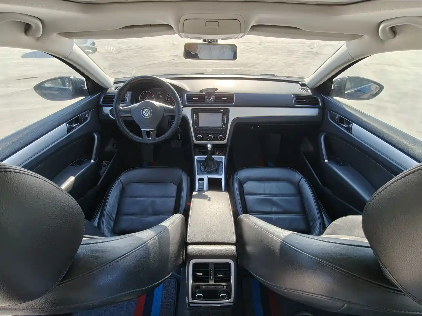 Volkswagen Passat 2014 1.8TSI DSG Luxury Edition фото 5