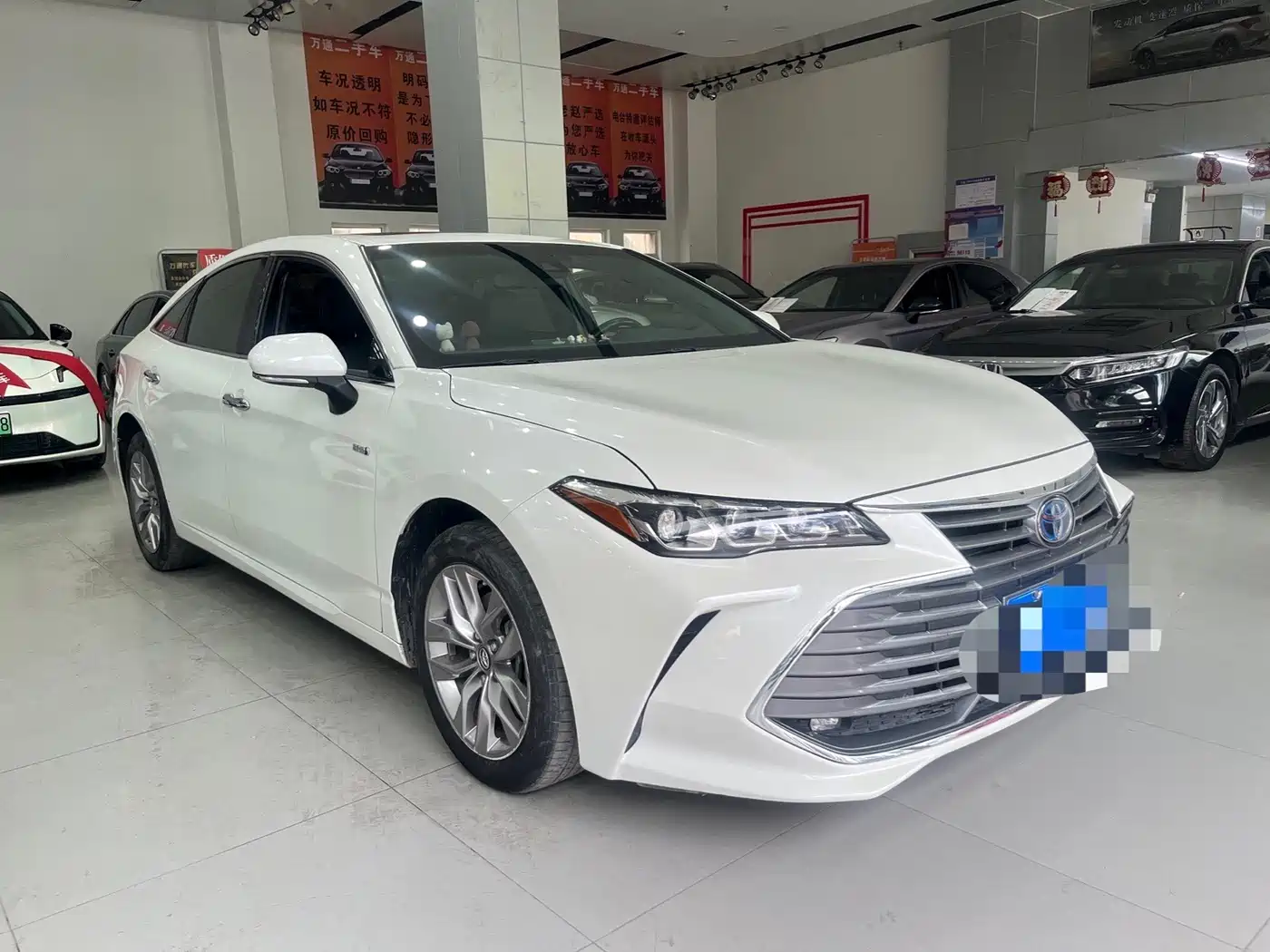 Toyota Avalon 2019 Hybrid 2.5L Luxury Edition China VI фото 2