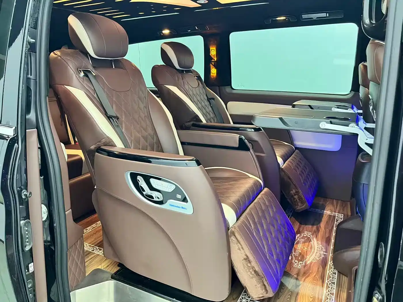 Mercedes-Benz Vito 2021 2.0T Elite 7-Seater фото 10
