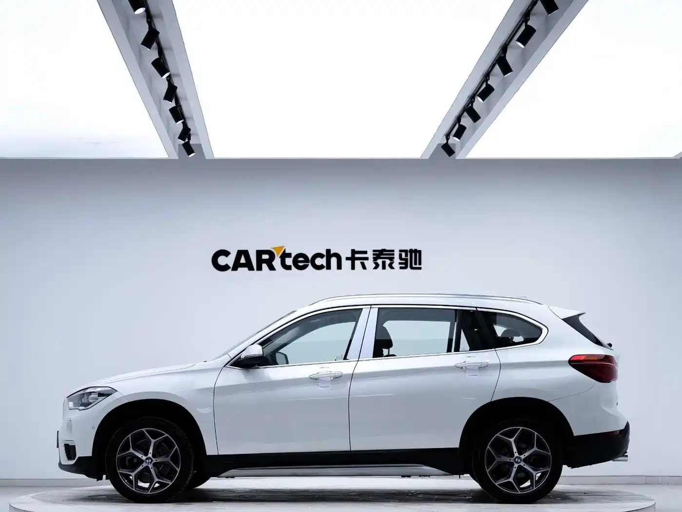BMW X1 2019 xDrive20Li Premium Model фото 5