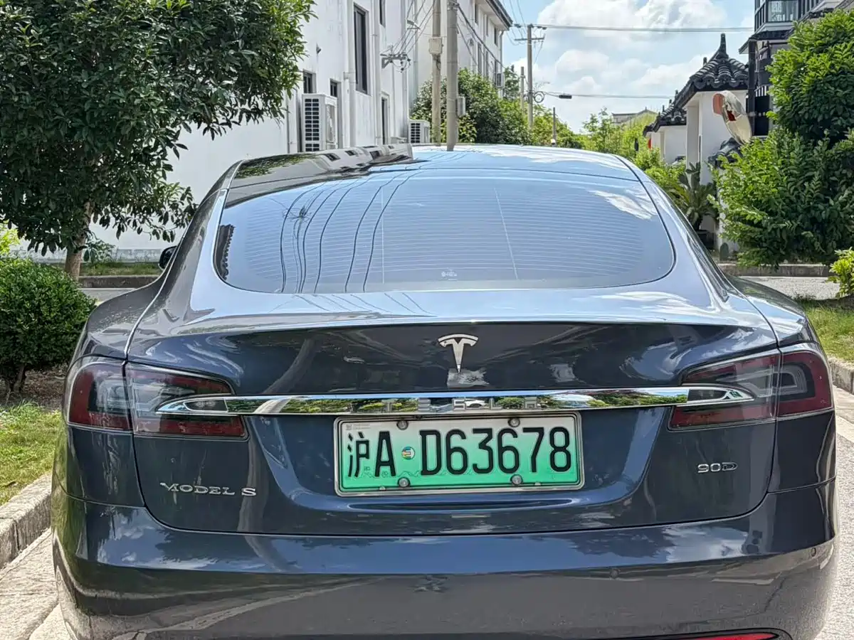 TESLA MODEL S