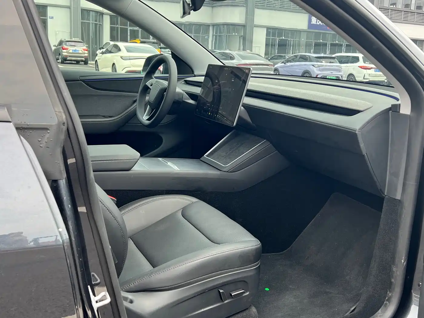 Tesla Model Y 2026 2025 Rear-Wheel Drive