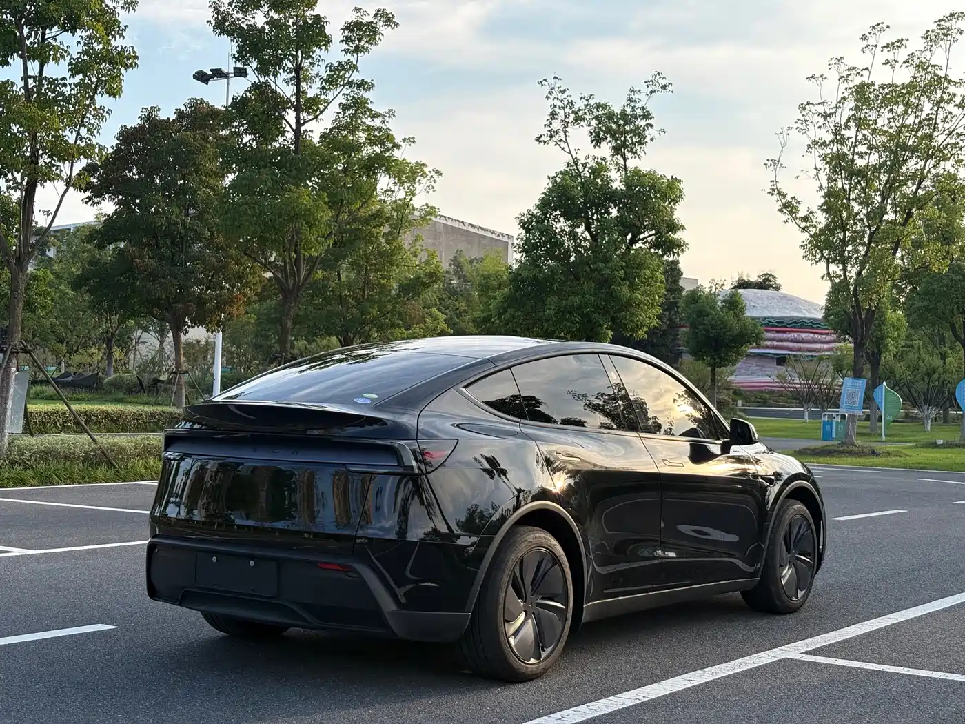 Tesla Model Y 2026 2026 Rear-Wheel Drive
