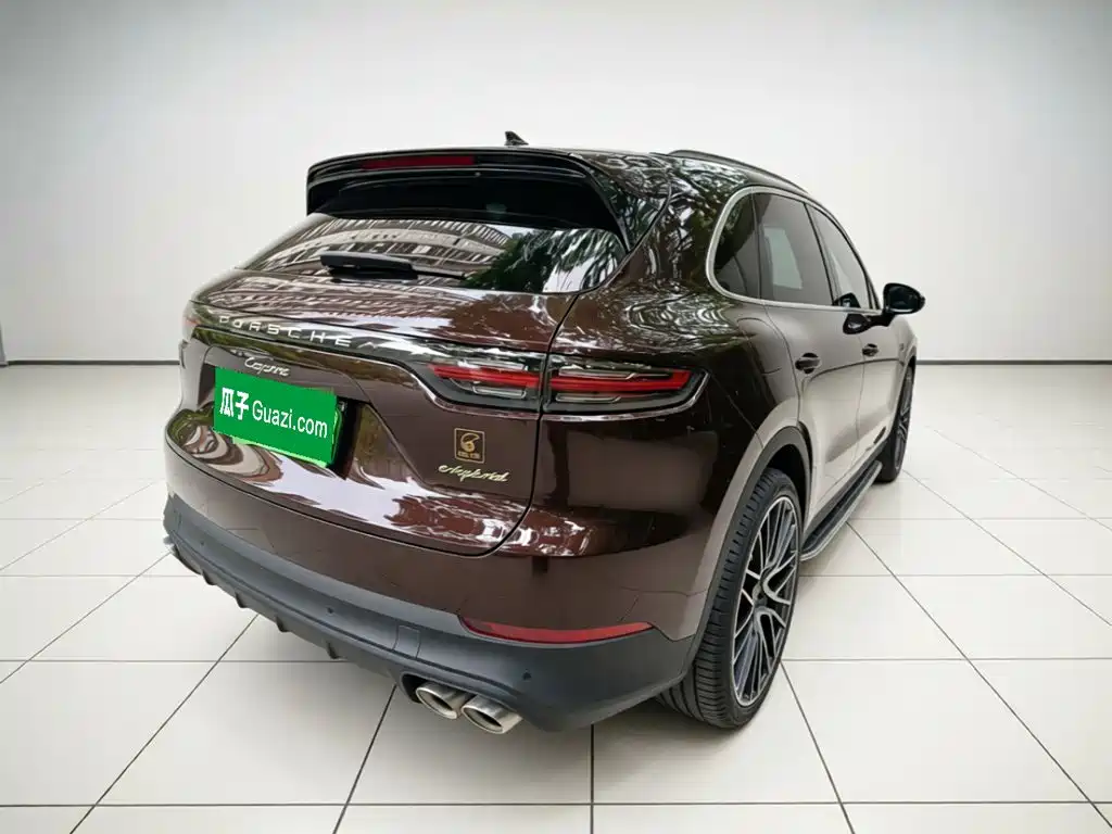 Photo 4 - Porsche Cayenne New Energy