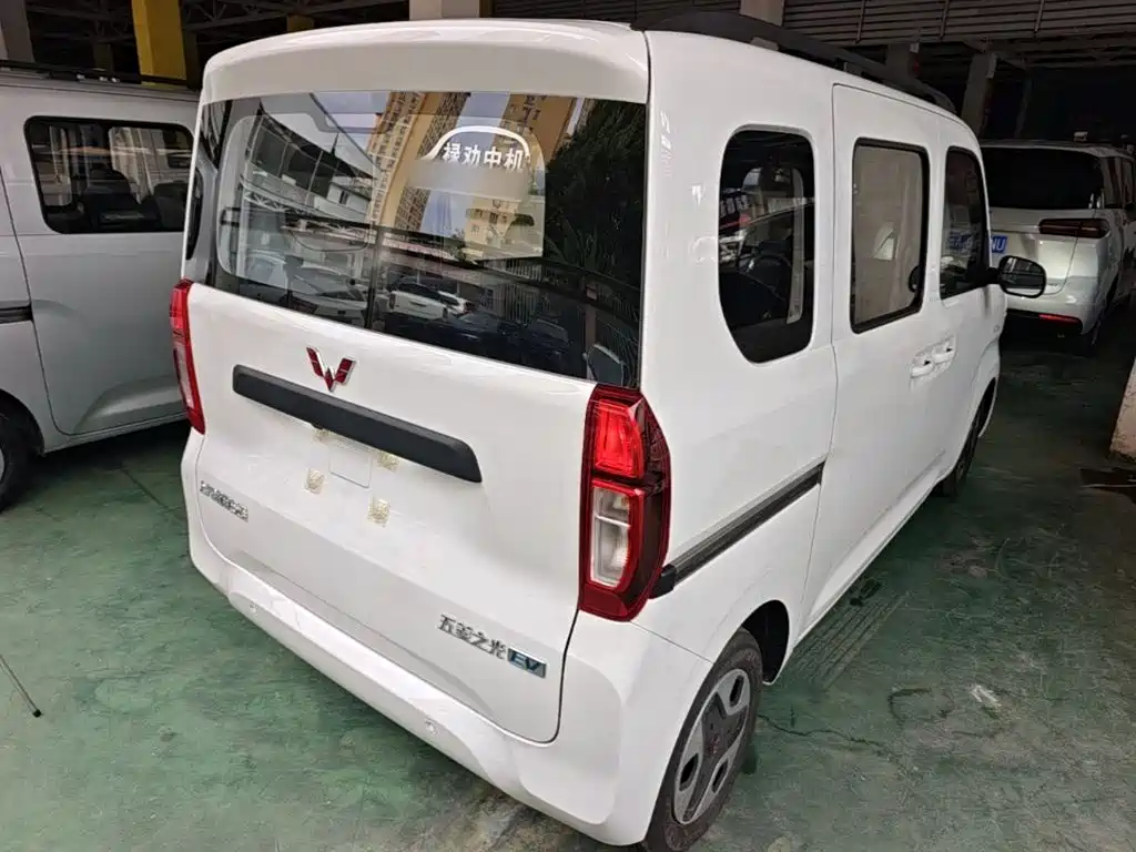 Wuling Motors Wuling Zhiguang NEV 2026 2025 Model 305km Base Version