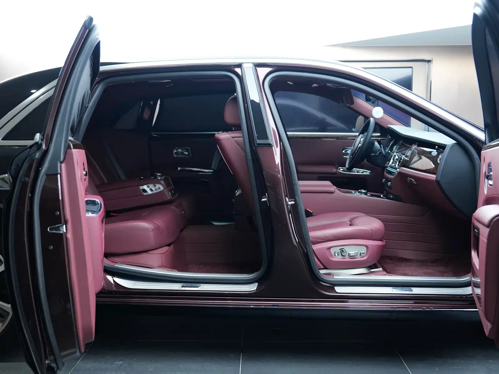 Фото 16 - Rolls-Royce Ghost