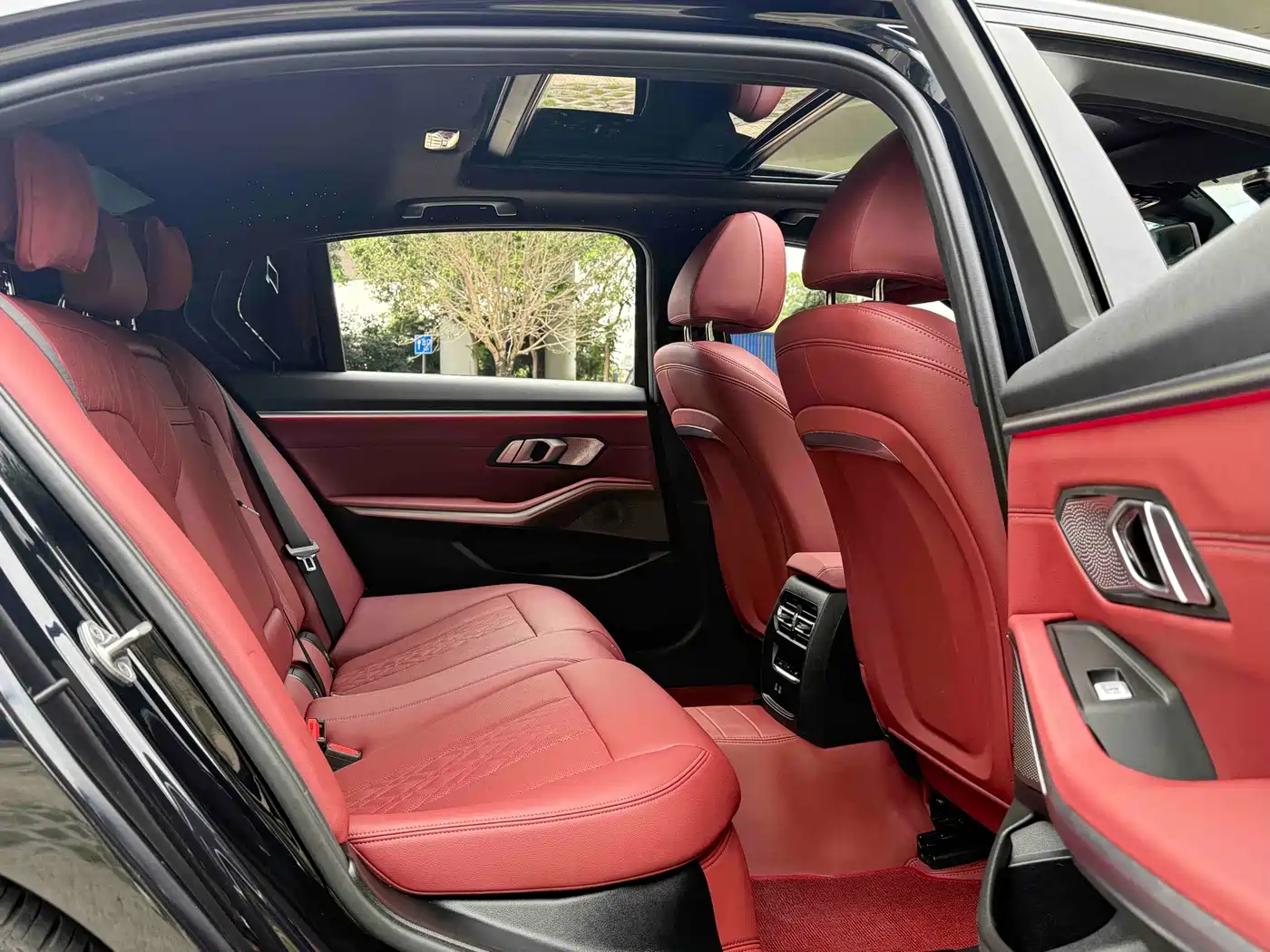 BMW 3 Series 2023 325Li M Sport Package фото 9